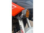 DL4 light pod amber mounted on KTM with Moto-Mate light mount solution