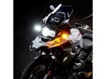 Weiser EXTREME EVO Dual Function Front Kit allows the driving light turn off on the indicating side.